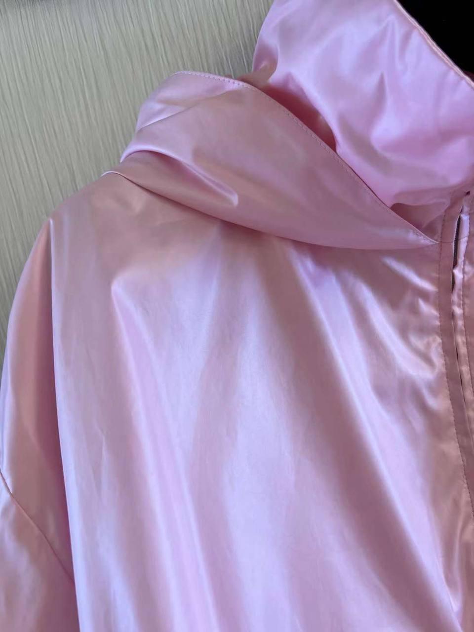 Chanel 2024 Parka Mont Pembe - Glimmer of Luxury