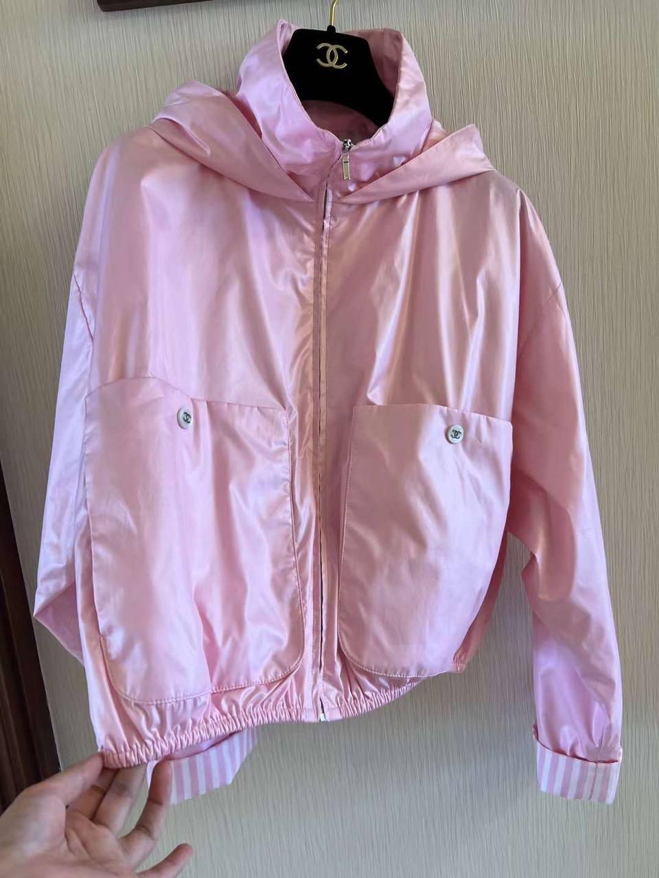Chanel 2024 Parka Mont Pembe - Glimmer of Luxury