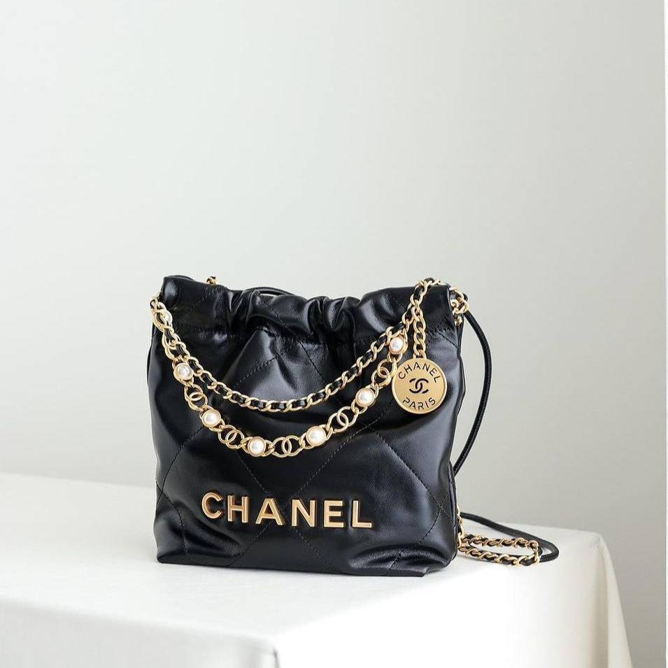 CHANEL 22 Mini Çanta - Glimmer of Luxury