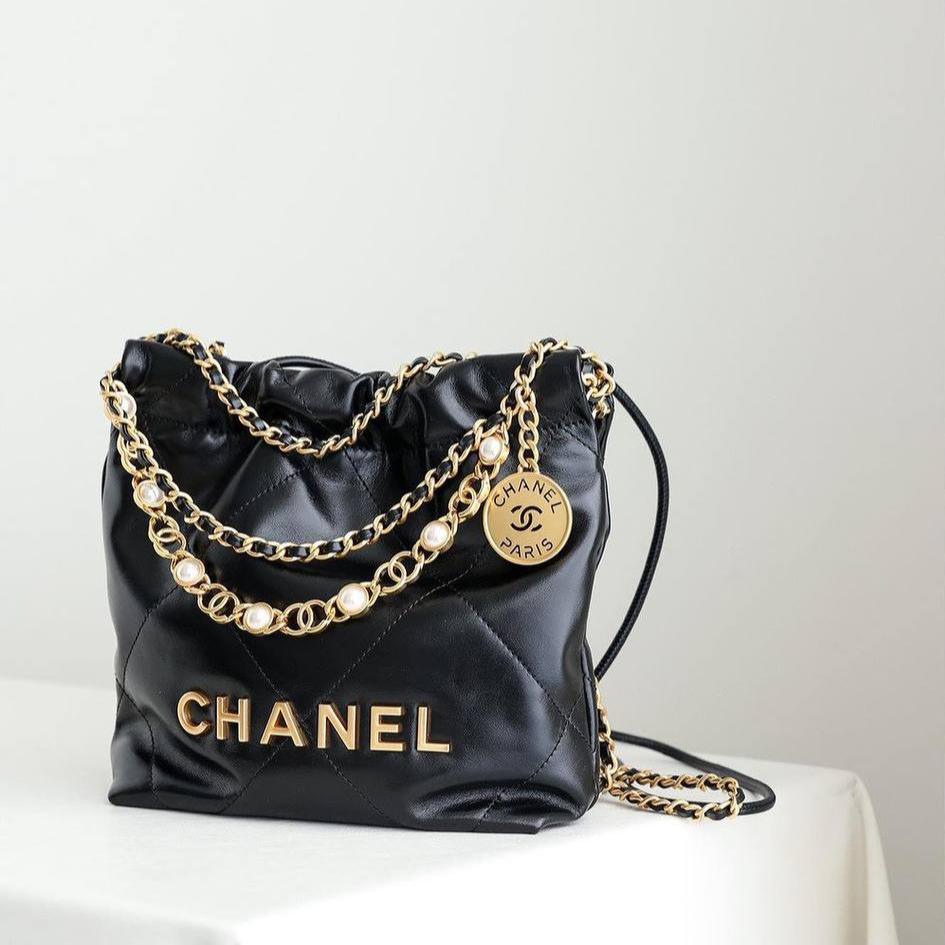 CHANEL 22 Mini Çanta - Glimmer of Luxury