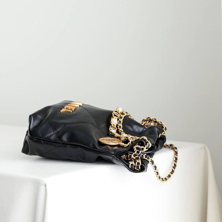 CHANEL 22 Mini Çanta - Glimmer of Luxury