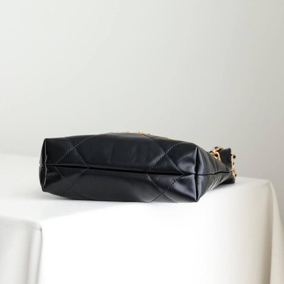 CHANEL 22 Mini Çanta - Glimmer of Luxury