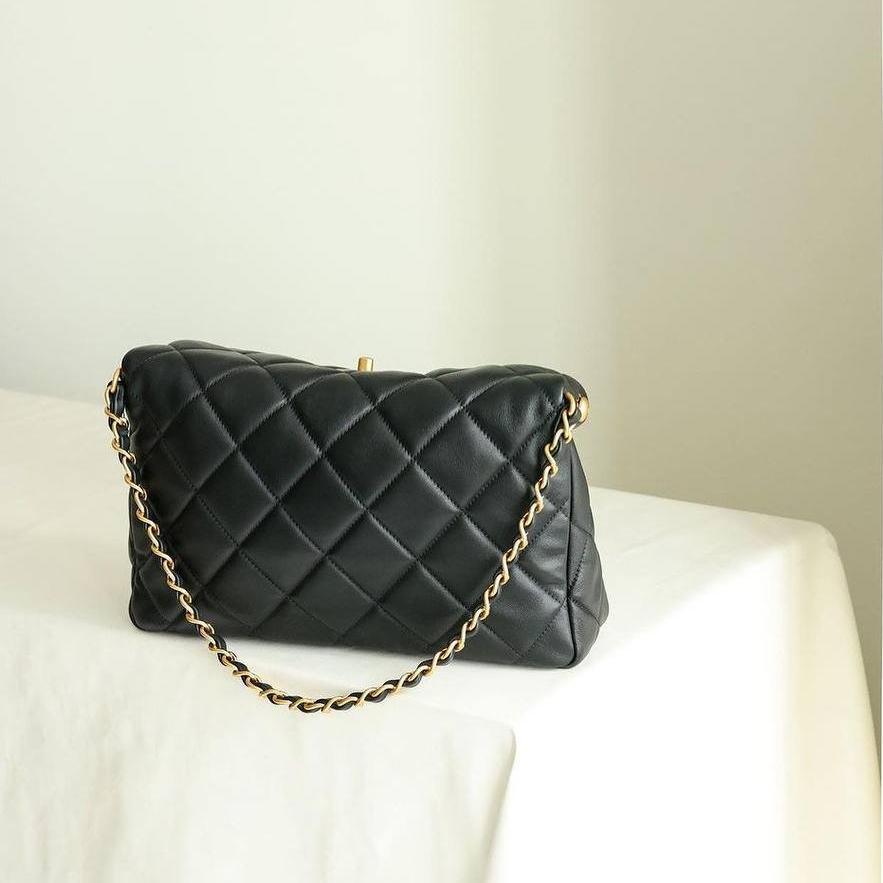 Chanel 24P Hidden Edition Hobo Çanta - Glimmer of Luxury