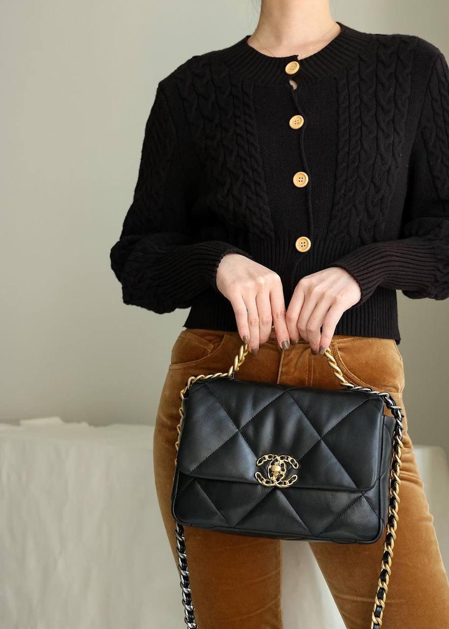 Chanel 19 Maxi Çanta - Glimmer of Luxury