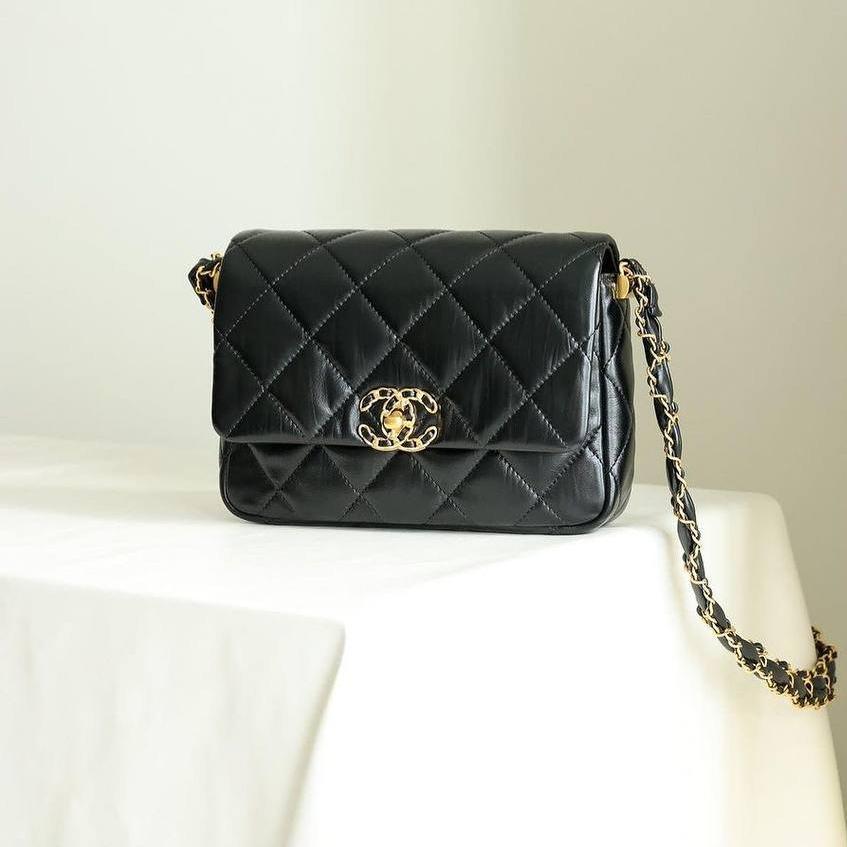 Chanel 19 Büyük Çanta - Glimmer of Luxury