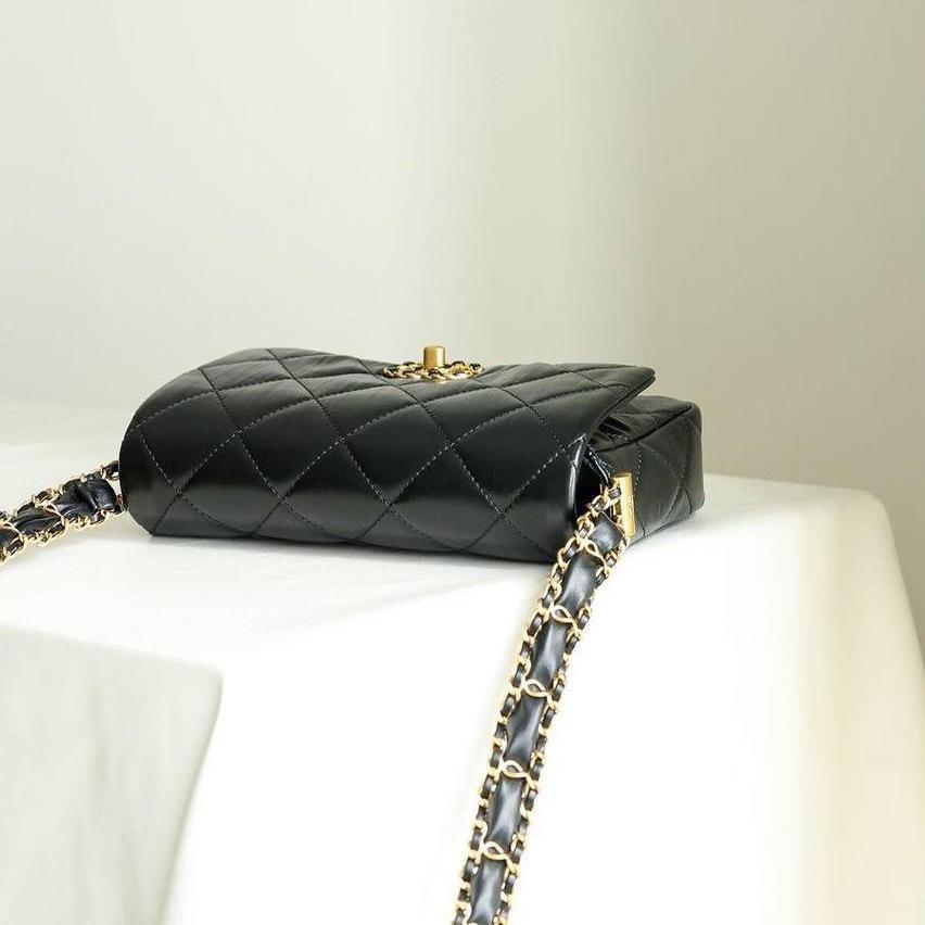 Chanel 19 Büyük Çanta - Glimmer of Luxury