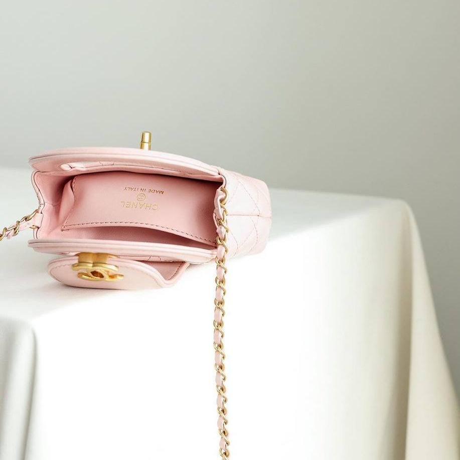 Chanel Parlak Eskitme Dana Derisi Kapitone Mini Nano Kelly Alışverişçi Pembe - Glimmer of Luxury