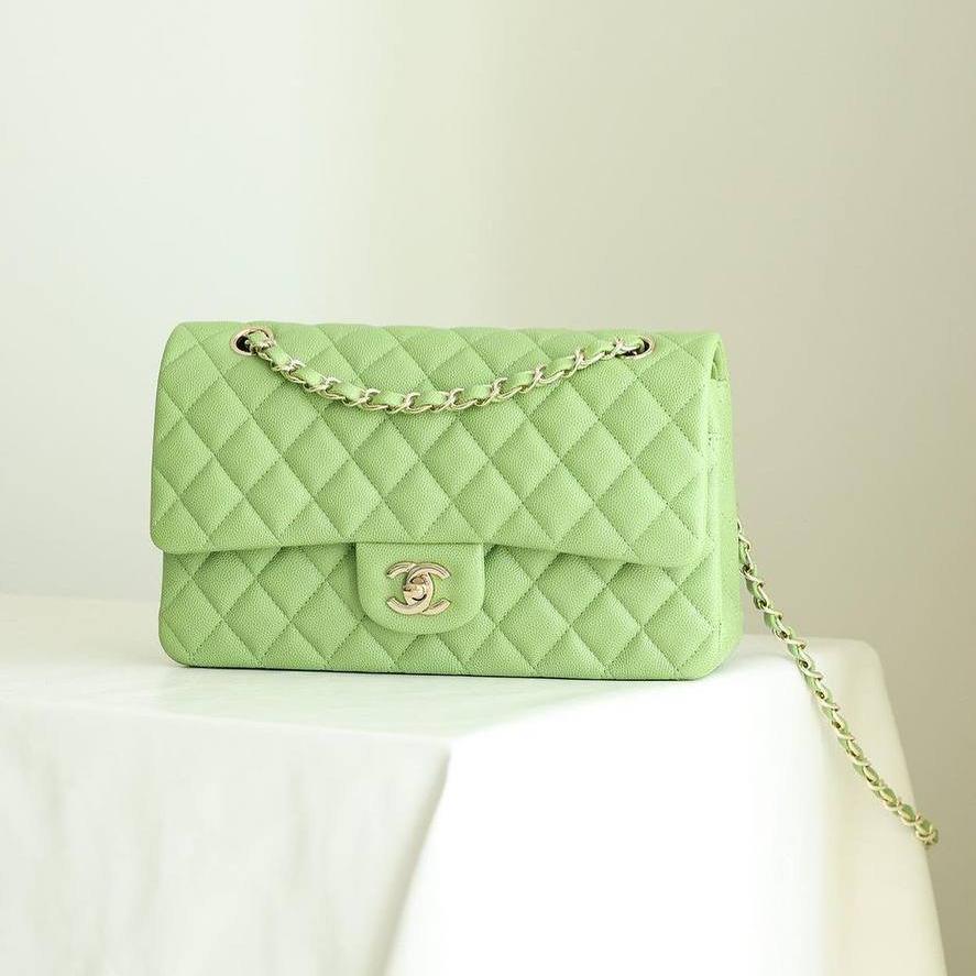 Chanel Klasik Orta Mint Yeşili Havyar - Glimmer of Luxury