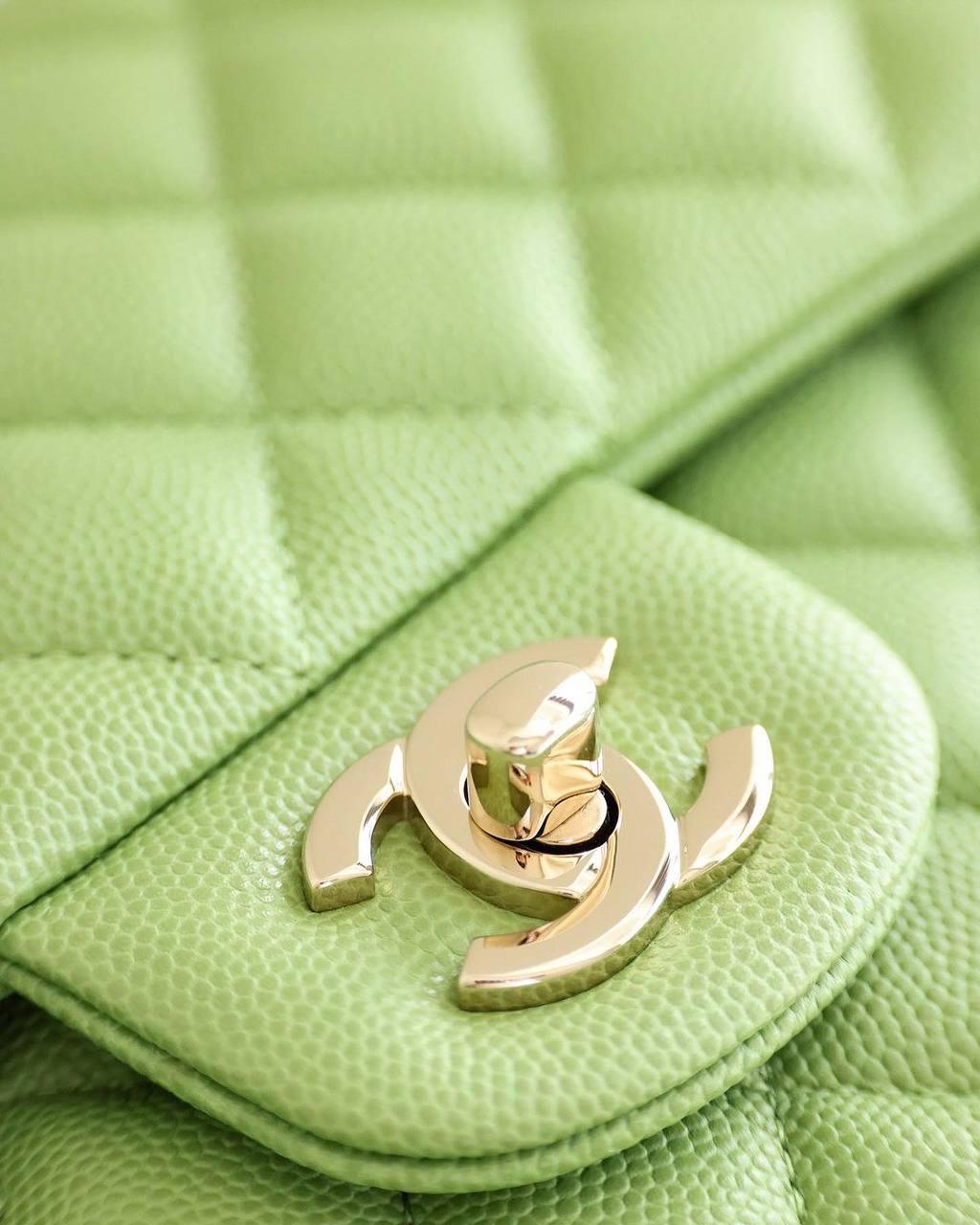 Chanel Klasik Orta Mint Yeşili Havyar - Glimmer of Luxury