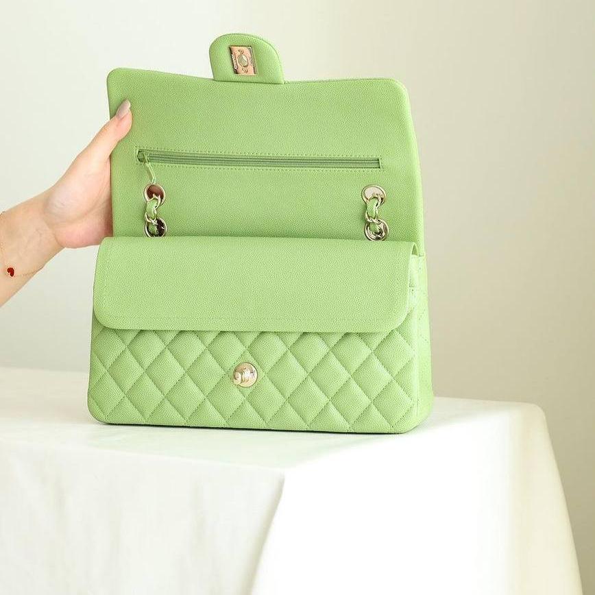 Chanel Klasik Orta Mint Yeşili Havyar - Glimmer of Luxury