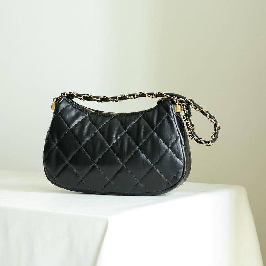 Chanel 23K Hobo Çantası - Glimmer of Luxury