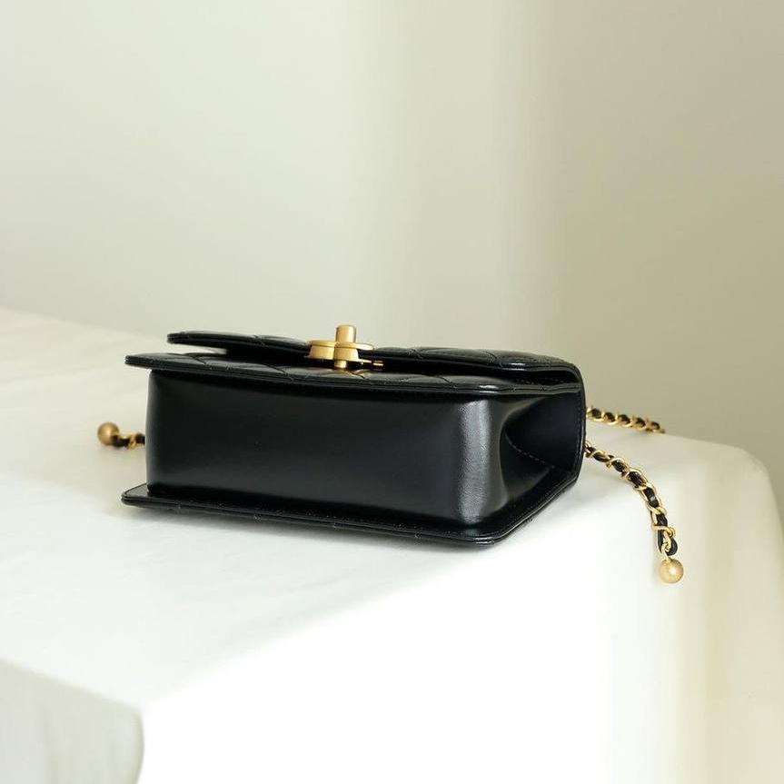 Chanel Mini Çift İnci Ezmesi 19cm Siyah Dana Derisi GHW - Glimmer of Luxury