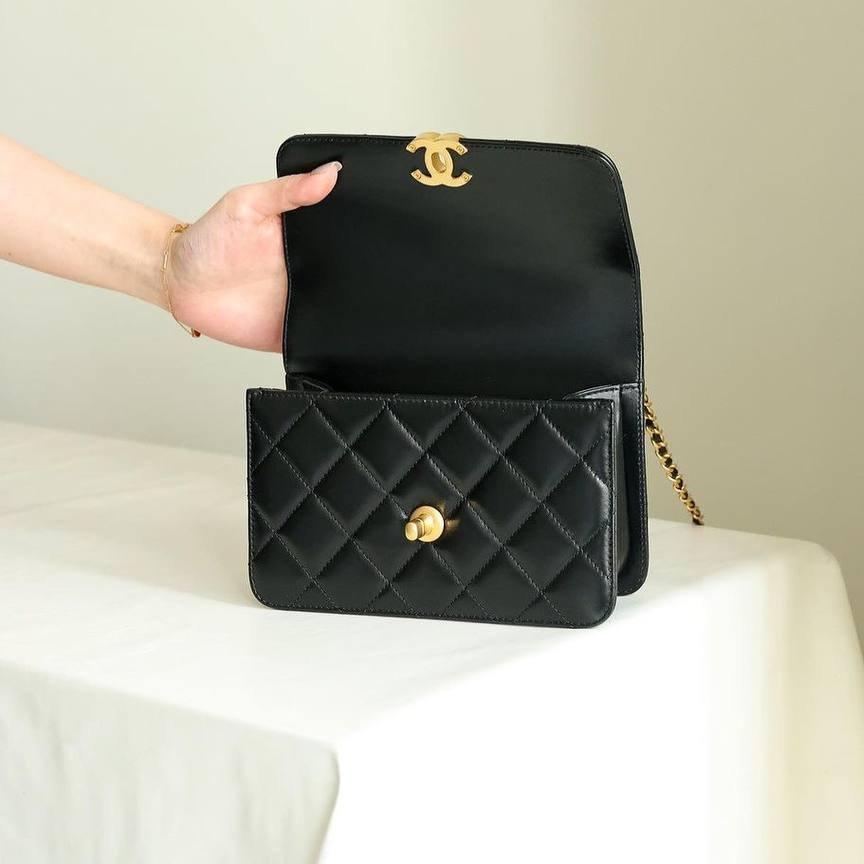 Chanel Mini Çift İnci Ezmesi 19cm Siyah Dana Derisi GHW - Glimmer of Luxury