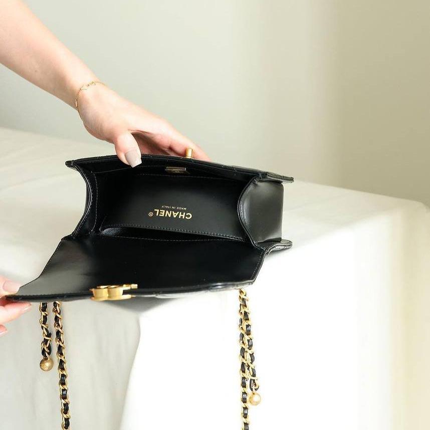 Chanel Mini Çift İnci Ezmesi 19cm Siyah Dana Derisi GHW - Glimmer of Luxury