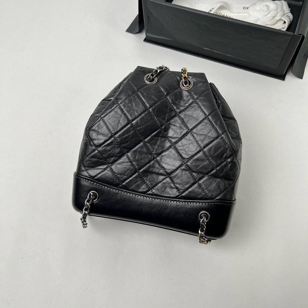 Chanel Gabrielle Deri Sırt Çantası - Glimmer of Luxury