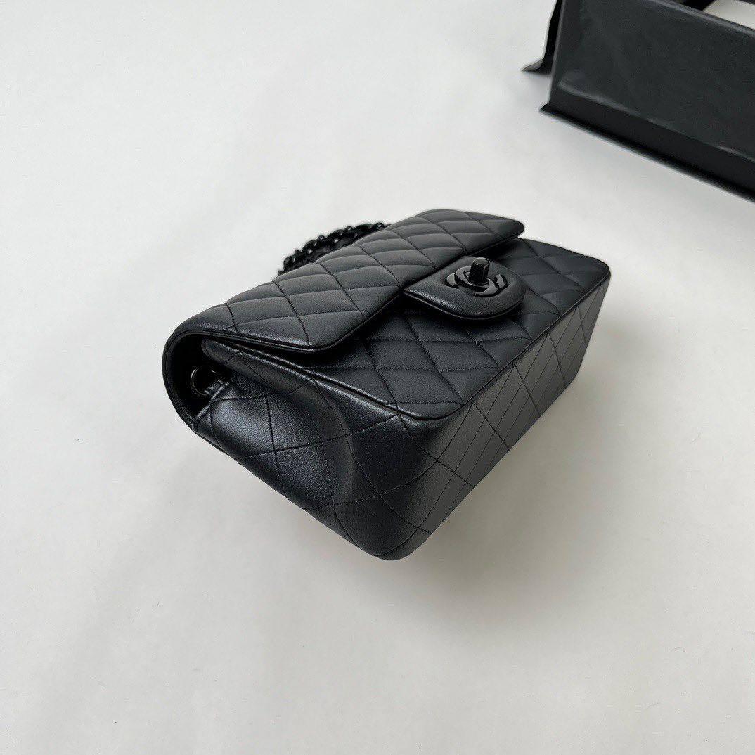 Chanel Kuzu Derisi Kapitone Mini Dikdörtgen Kapak Siyah - Glimmer of Luxury