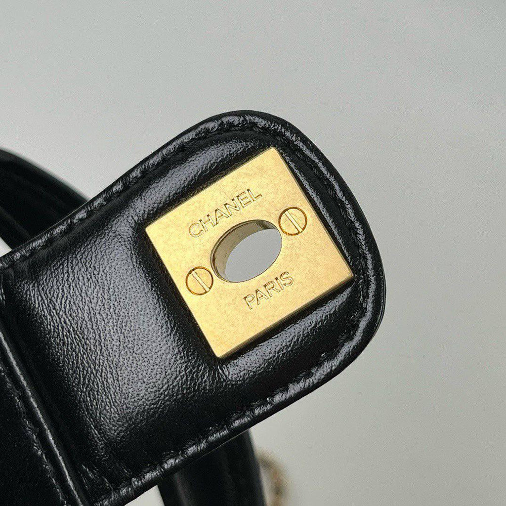Chanel Üst Saplı Küçük Çanta - Glimmer of Luxury