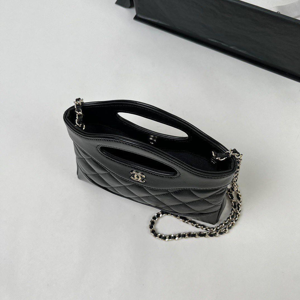 Chanel 24C 31 Mini Alışveriş Çantası Zincirli El Çantası Parlak Kuzu Derisi ve Altın Tonlarında Metal Siyah - Glimmer of Luxury