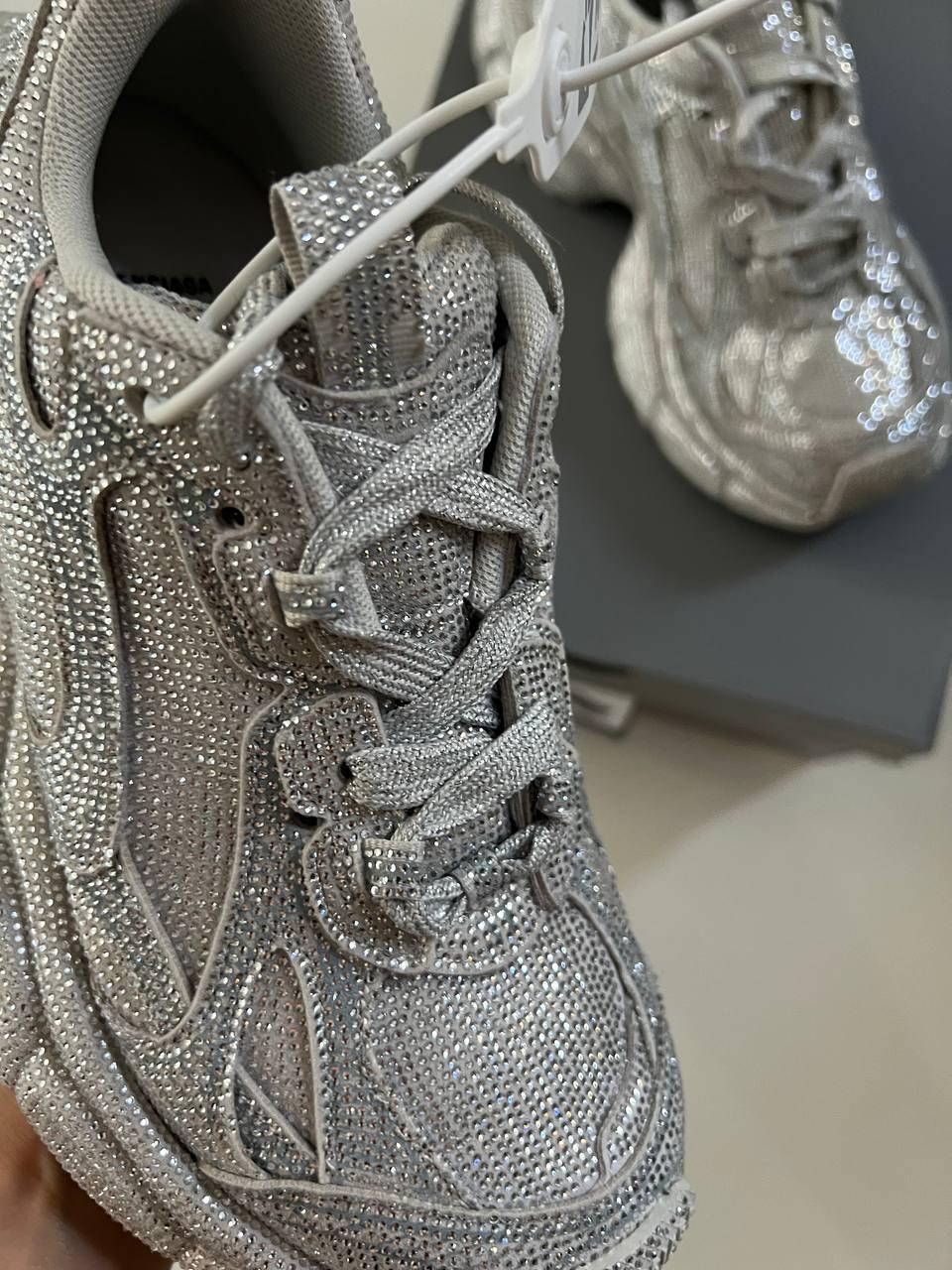 Balenciaga 3XL Gri - Glimmer of Luxury