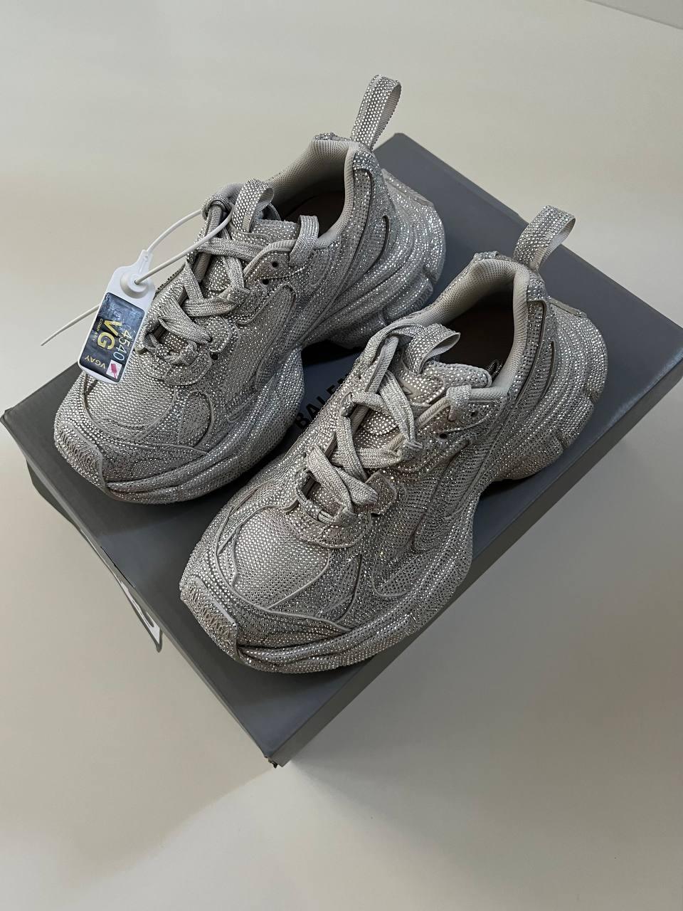 Balenciaga 3XL Gri - Glimmer of Luxury