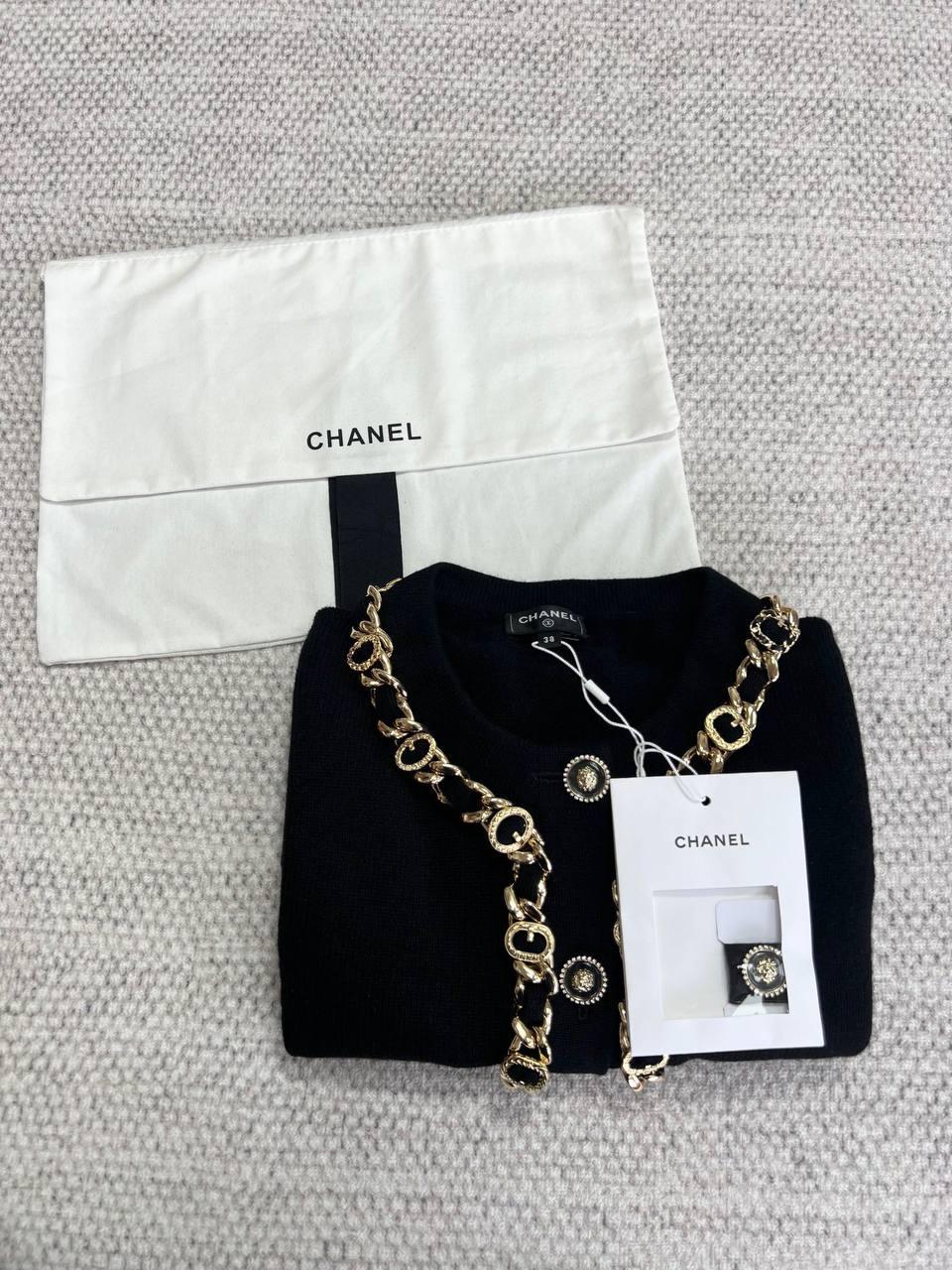 Chanel 2024 Kaşmir Yelek - Glimmer of Luxury