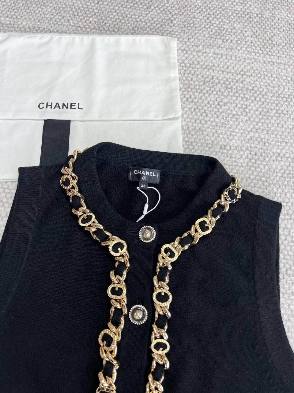 Chanel 2024 Kaşmir Yelek - Glimmer of Luxury