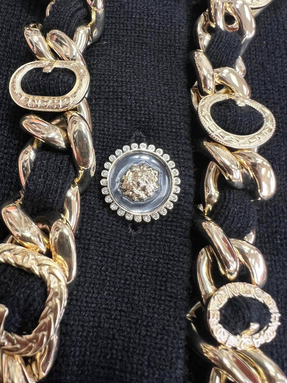 Chanel 2024 Kaşmir Yelek - Glimmer of Luxury