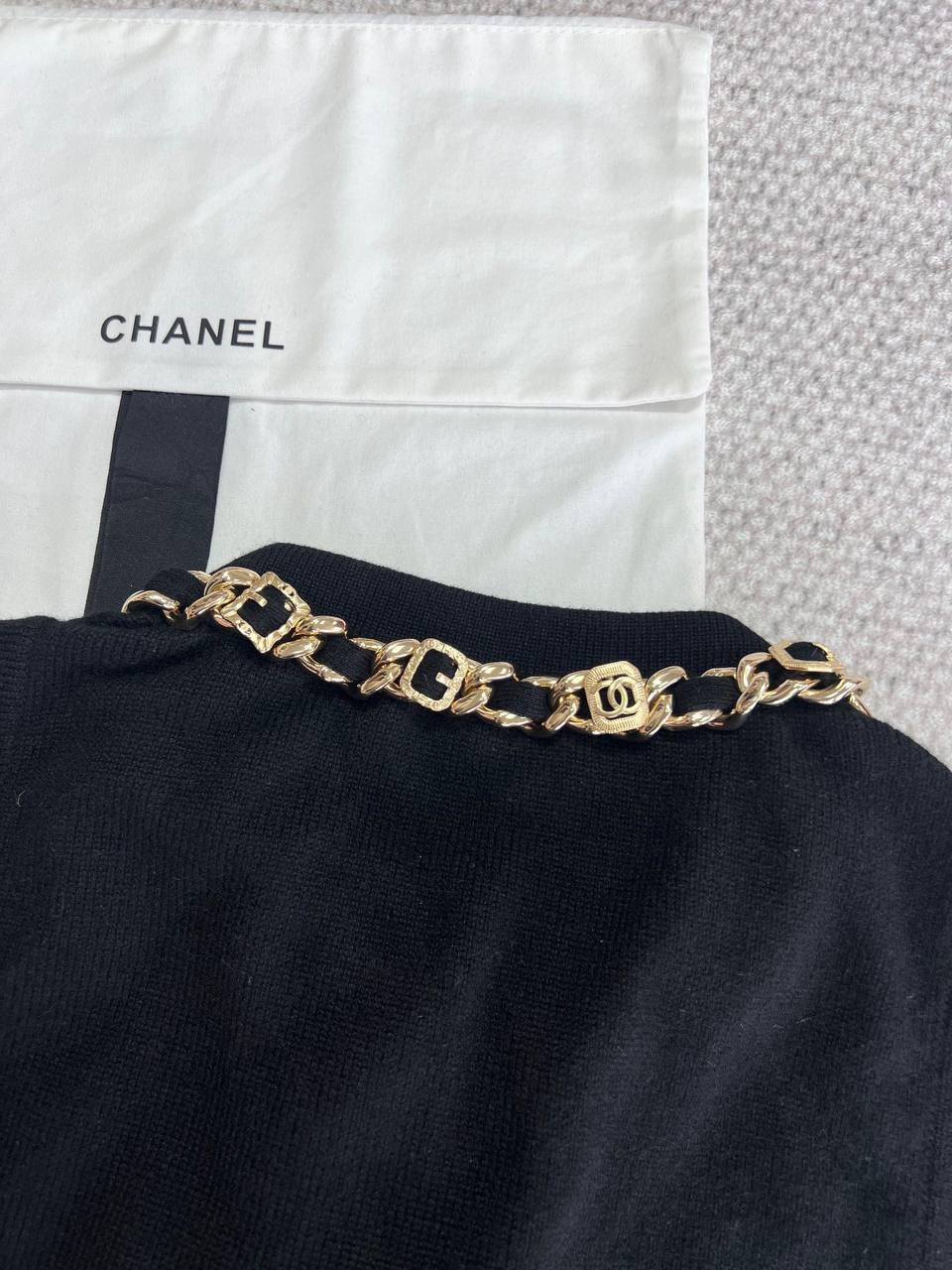Chanel 2024 Kaşmir Yelek - Glimmer of Luxury