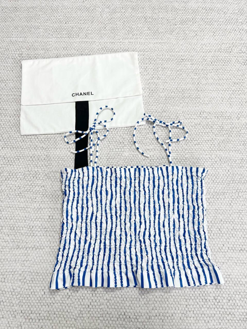 Chanel 24 Beyaz ve Açık Mavi Pamuklu Gömlek - Glimmer of Luxury