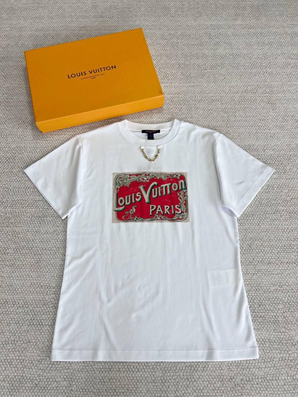 LV Seyahat Damgası Tişörtü - Glimmer of Luxury