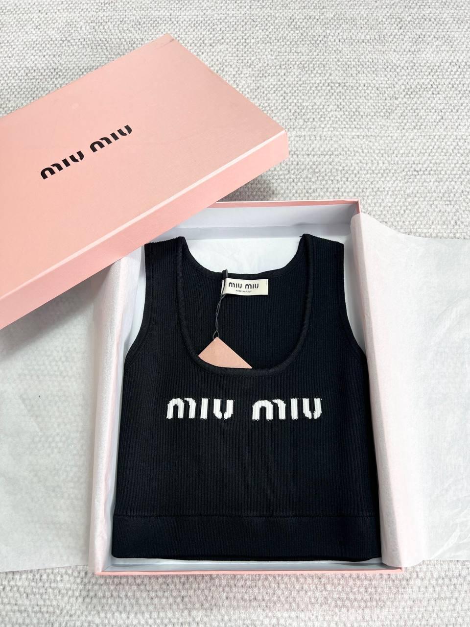 Miu Miu 24 Crop - Glimmer of Luxury