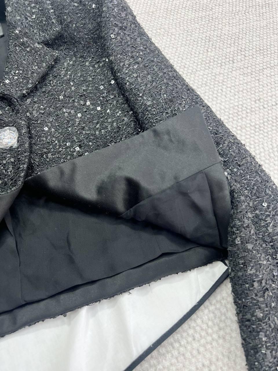 Chanel 24B Siyah Yün Tüvit Fiyonk Kısa Ceket - Glimmer of Luxury