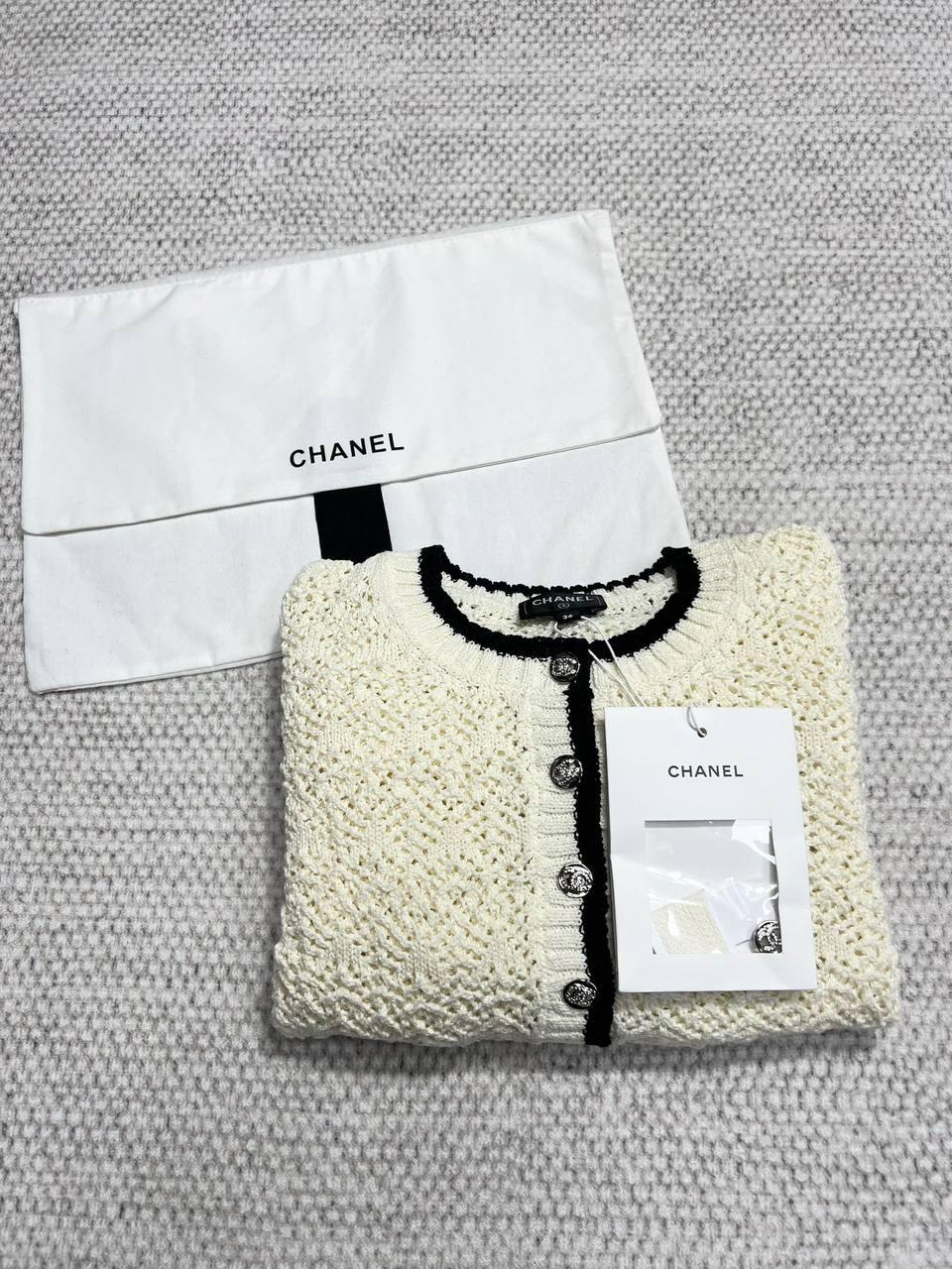 Chanel Beyaz Bisiklet Yaka Beyaz Uzun Kollu - Glimmer of Luxury