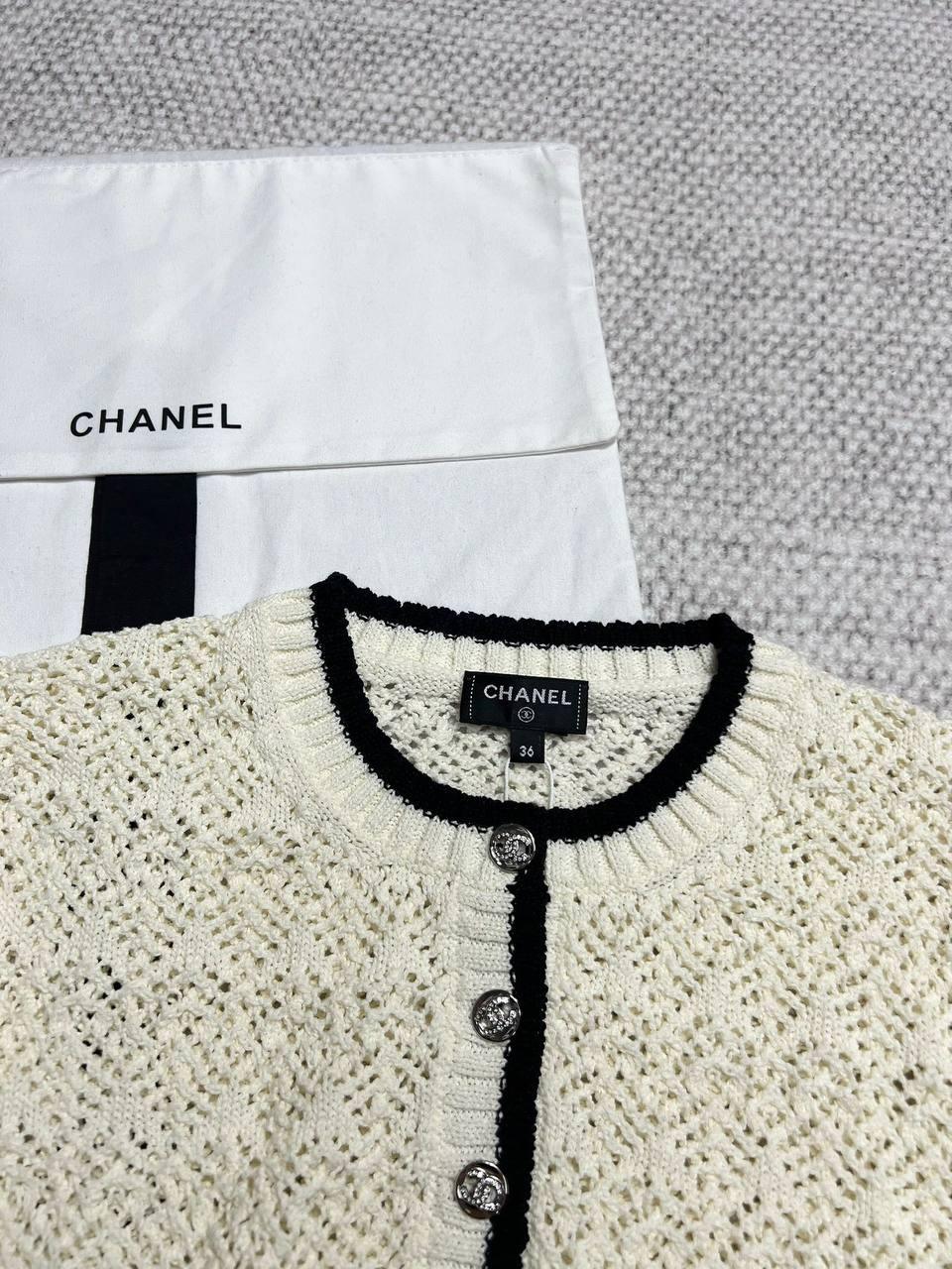 Chanel Beyaz Bisiklet Yaka Beyaz Uzun Kollu - Glimmer of Luxury