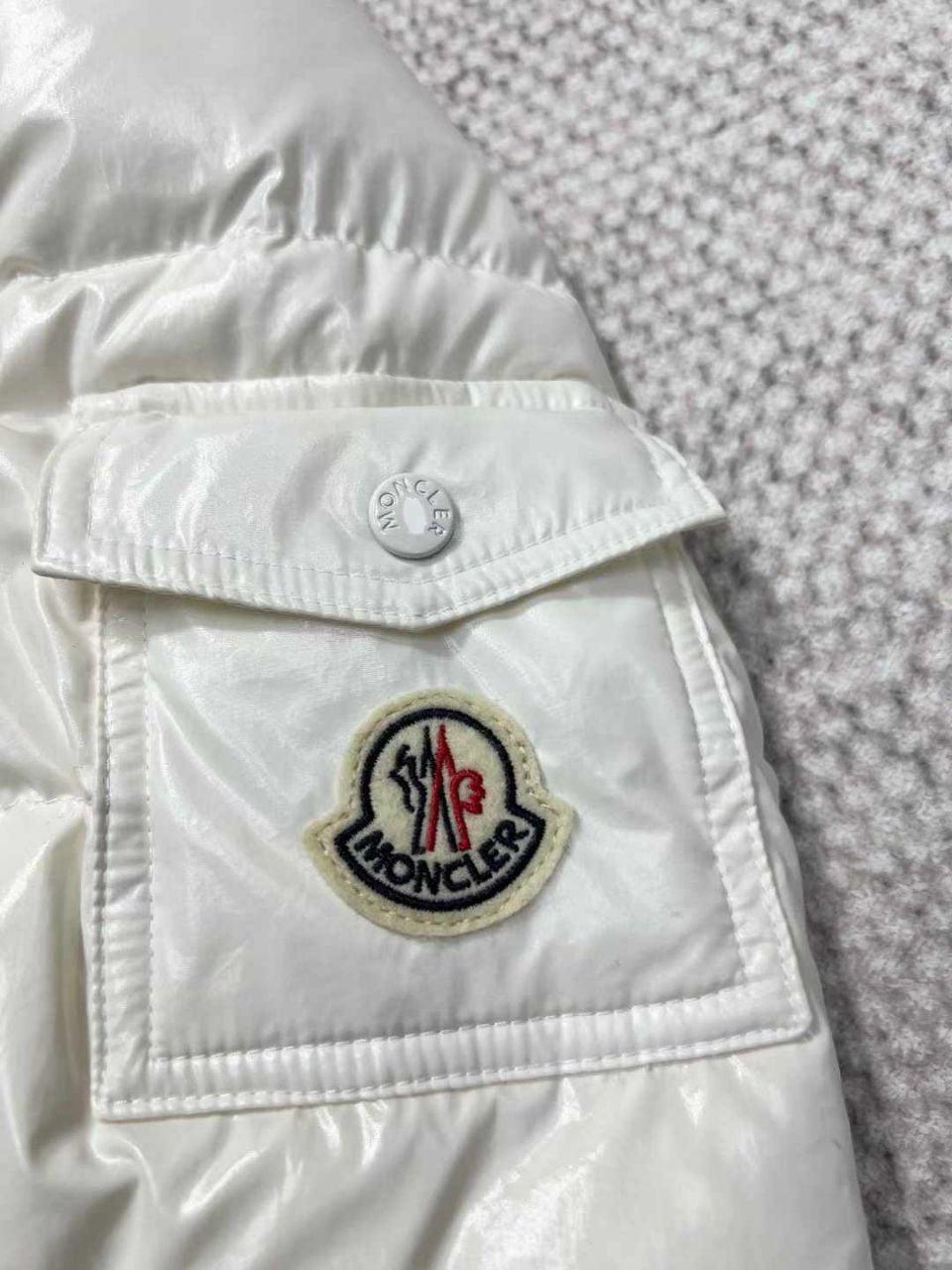 Moncler Barante Mont - Glimmer of Luxury