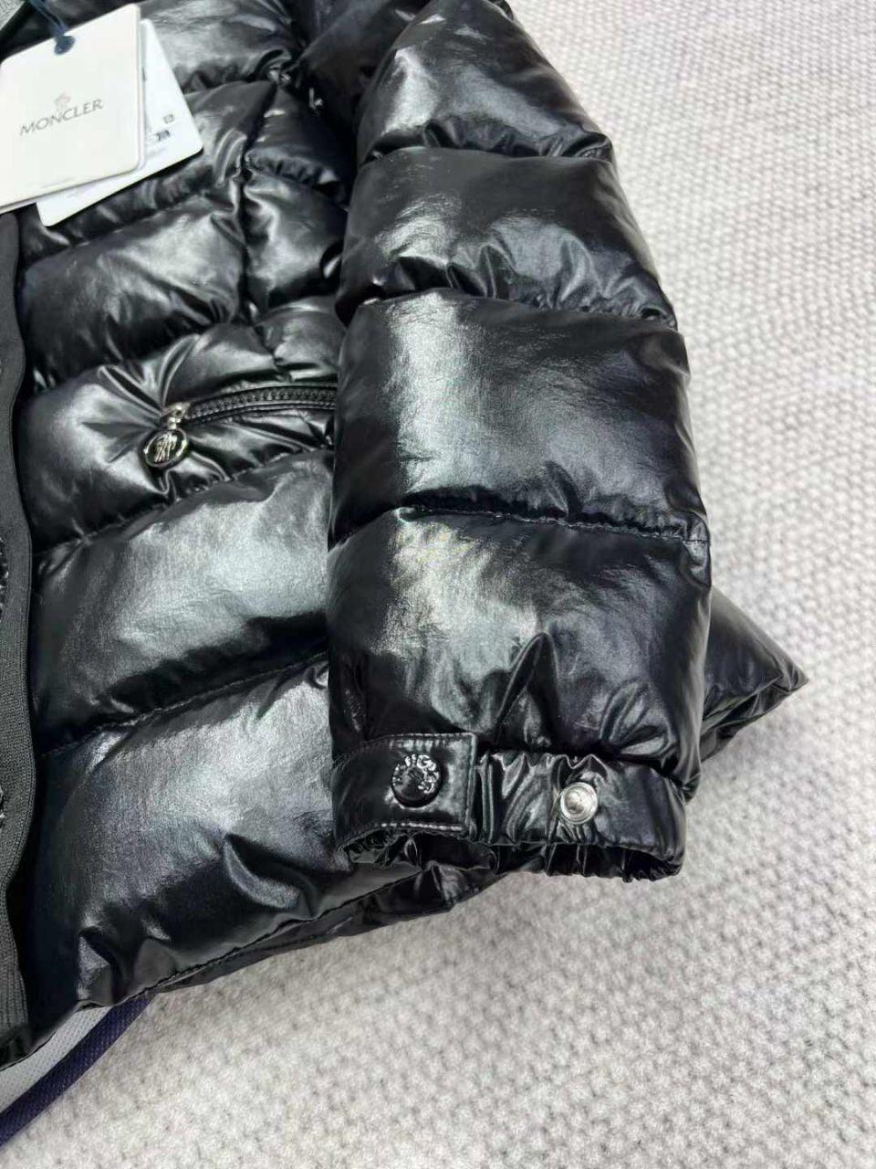 Moncler Barante Mont - Glimmer of Luxury