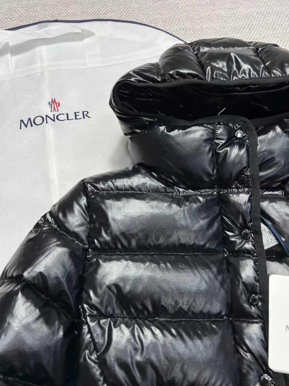 Moncler Barante Mont - Glimmer of Luxury