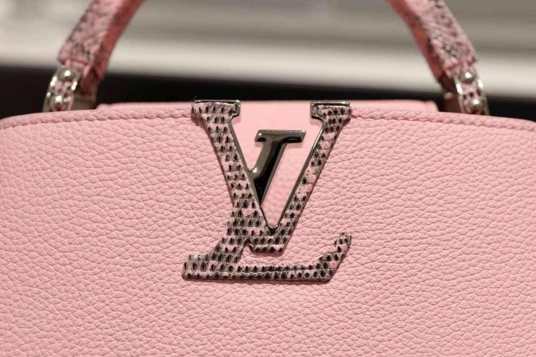 LV Capucines Kertenkele Dokunuşu - Glimmer of Luxury