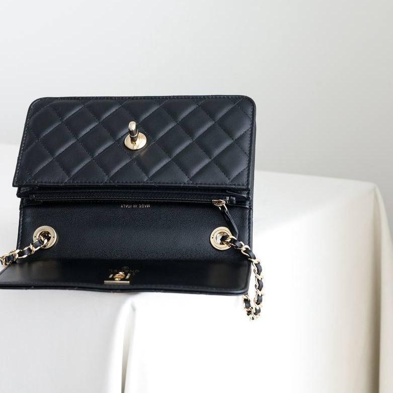Chanel Üstten Saplı Mini Kapaklı Çanta - Glimmer of Luxury