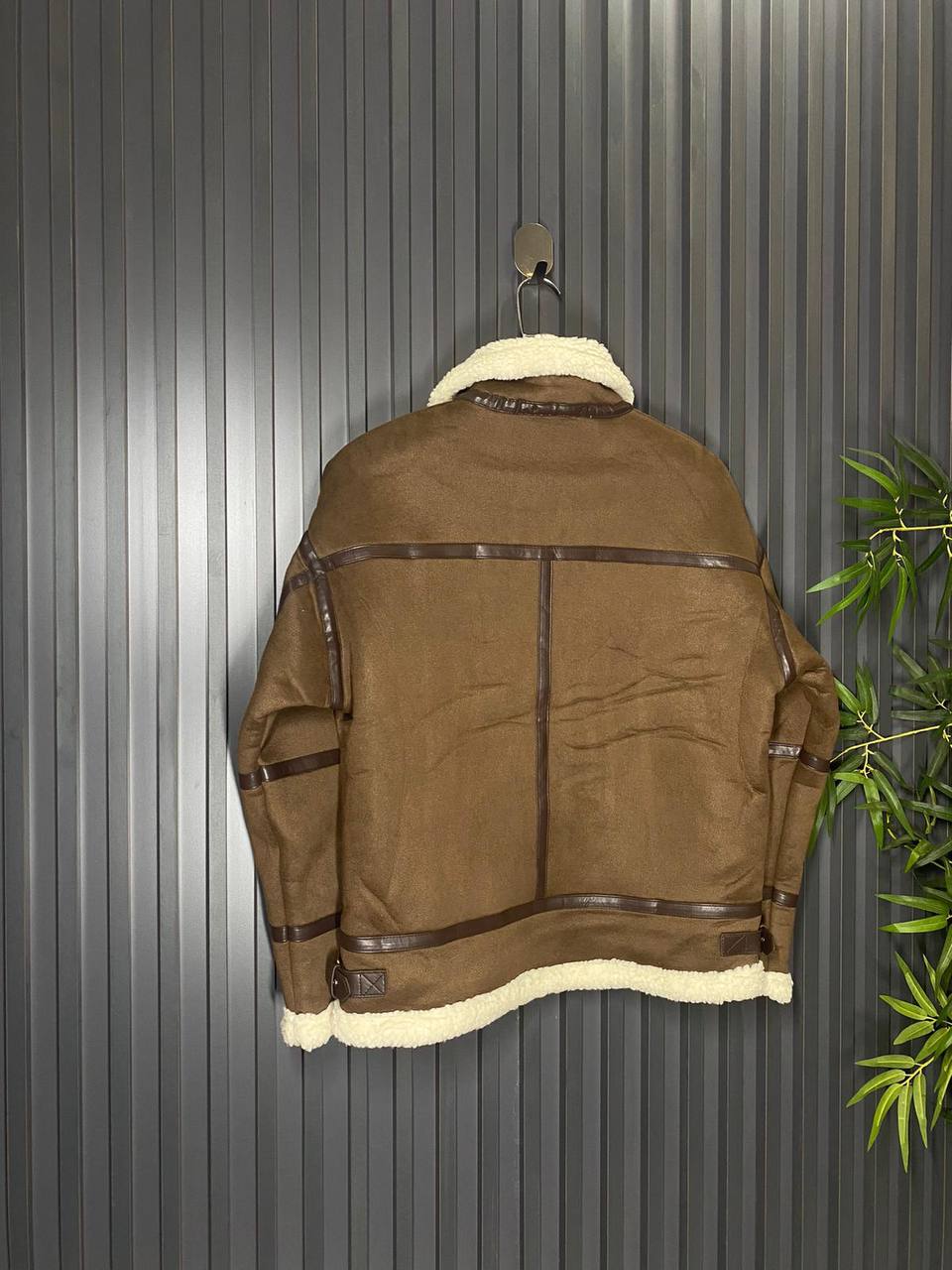 LV Deri Ceket - Glimmer of Luxury