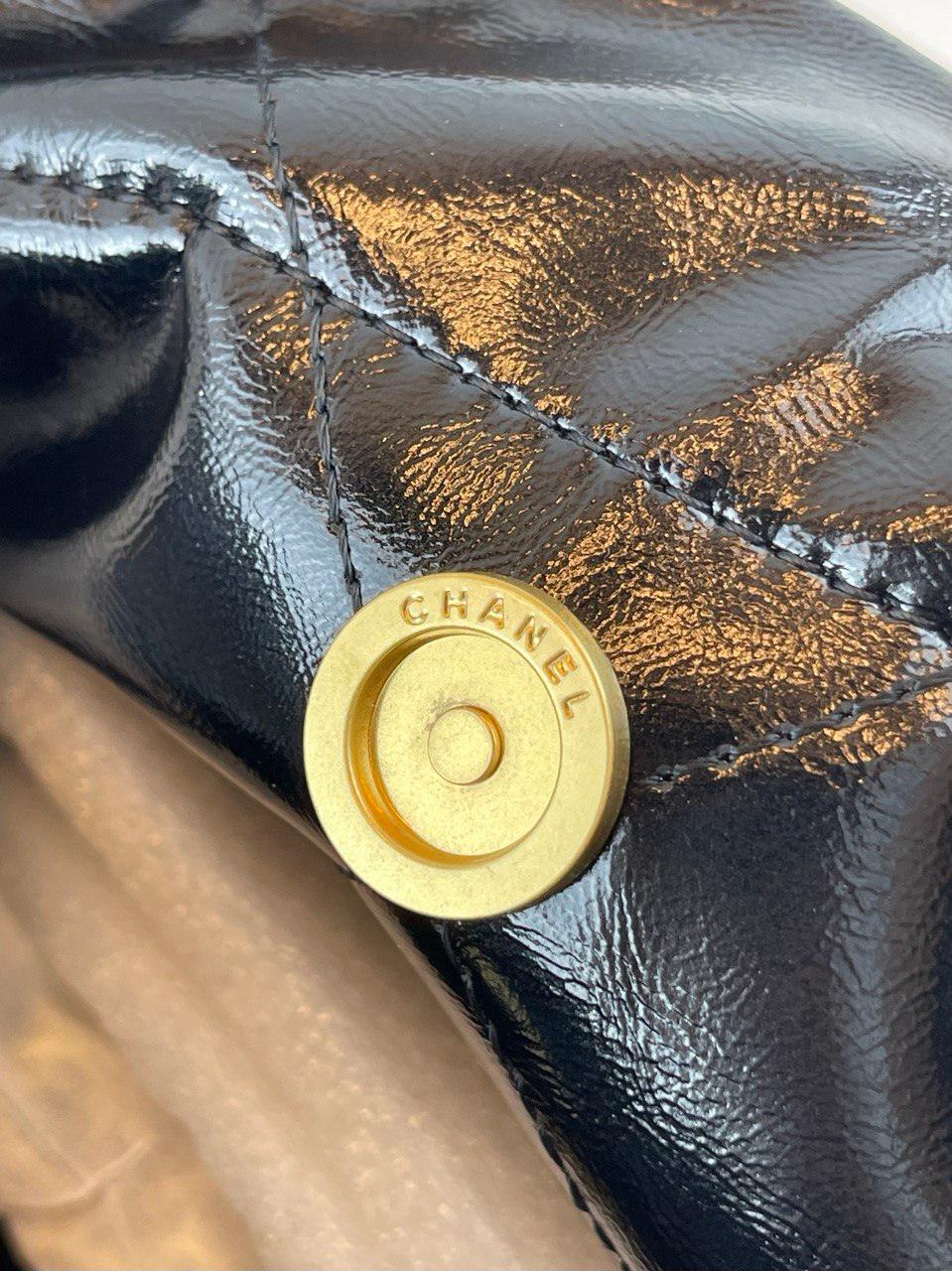 Chanel Siyah Dana Derisi Küçük Kova Çantası İnci Takılar İle - Glimmer of Luxury