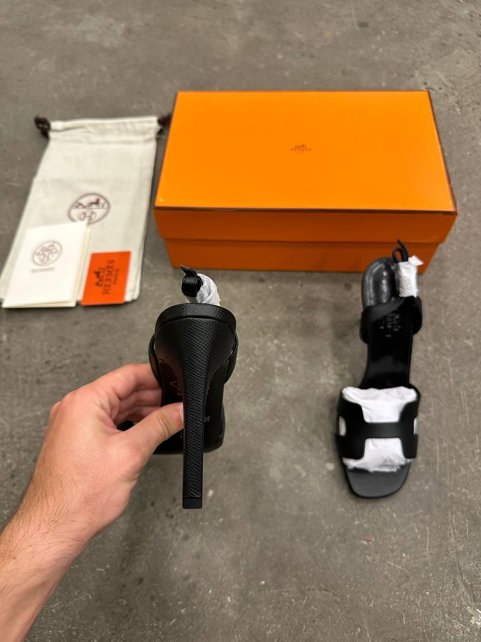 Hermes Ella 105 Sandal Siyah - Glimmer of Luxury