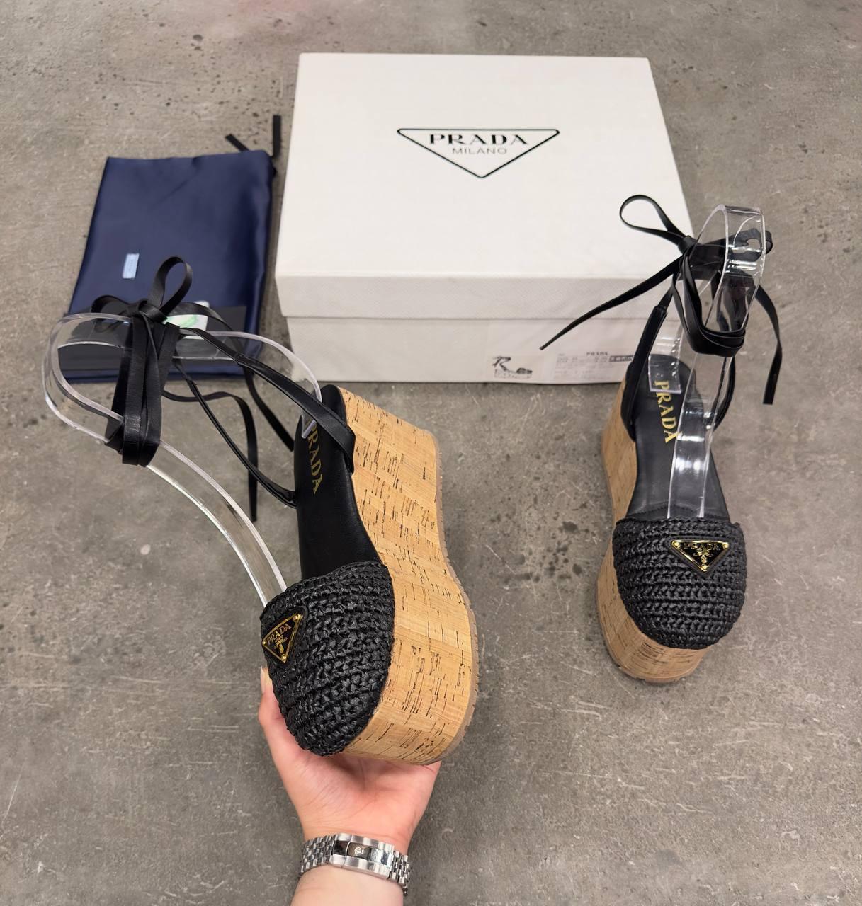 Prada Rafia Kama Topuklu Sandalet - Glimmer of Luxury