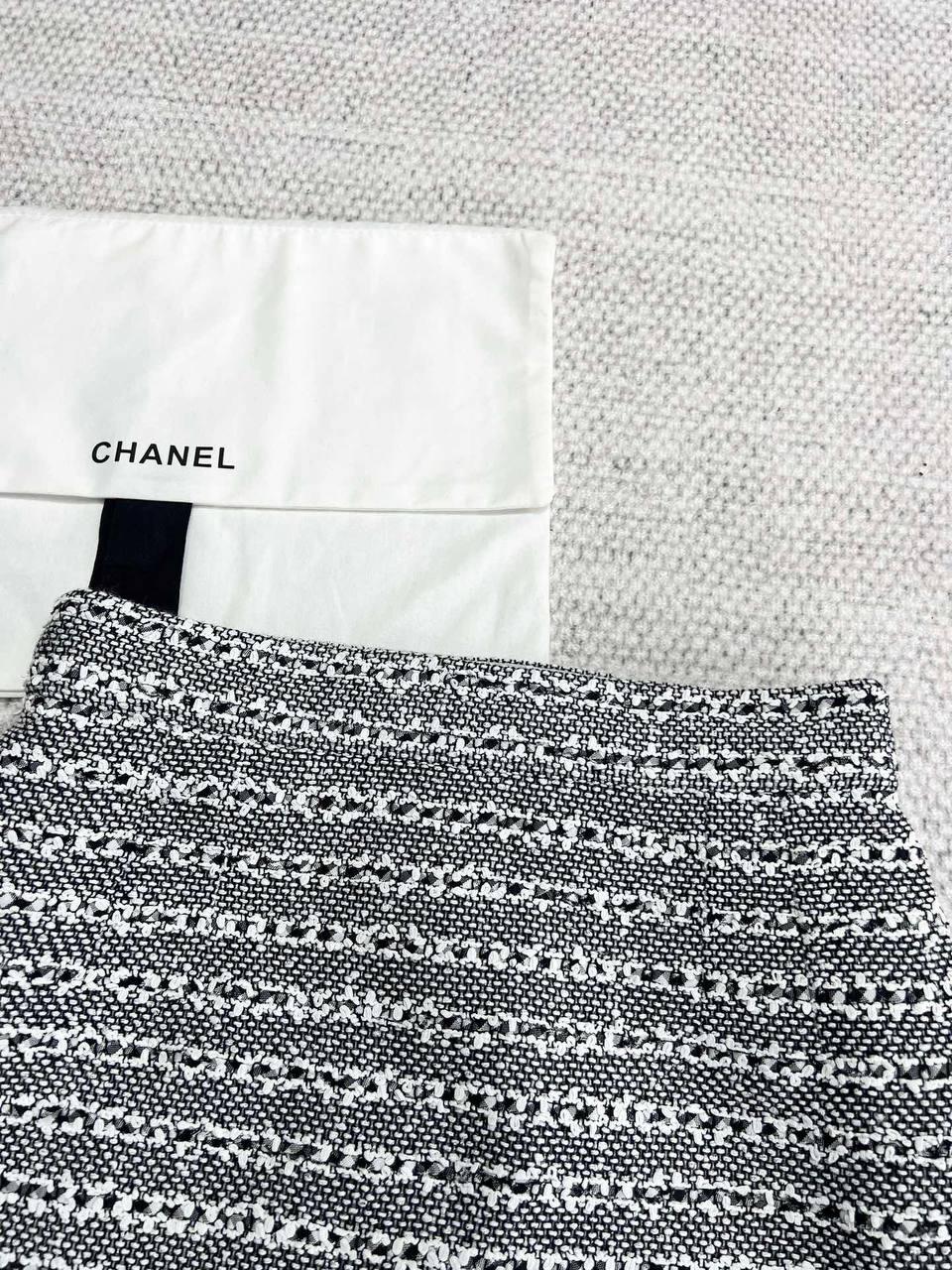 Chanel Orta Uzunlukta Gri Etek - Glimmer of Luxury