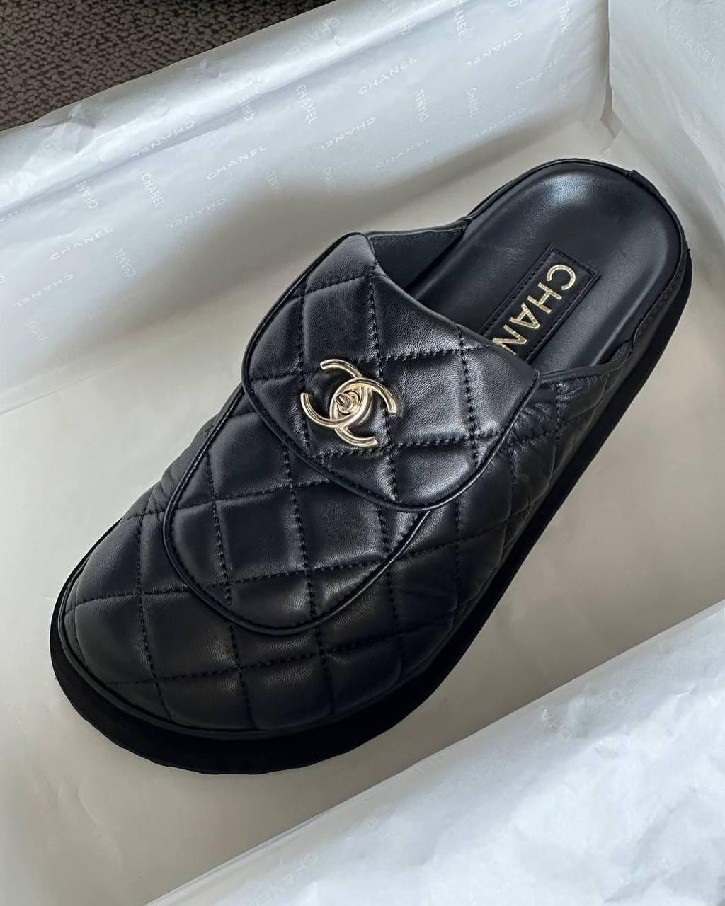 Chanel CC Kapitone Deri Terlik - Glimmer of Luxury