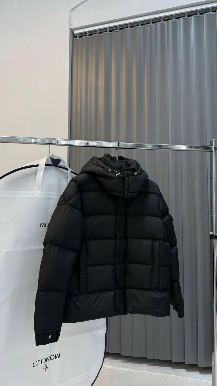 Moncler Kaz Tüyü Dolgulu Erkek Montu - Glimmer of Luxury