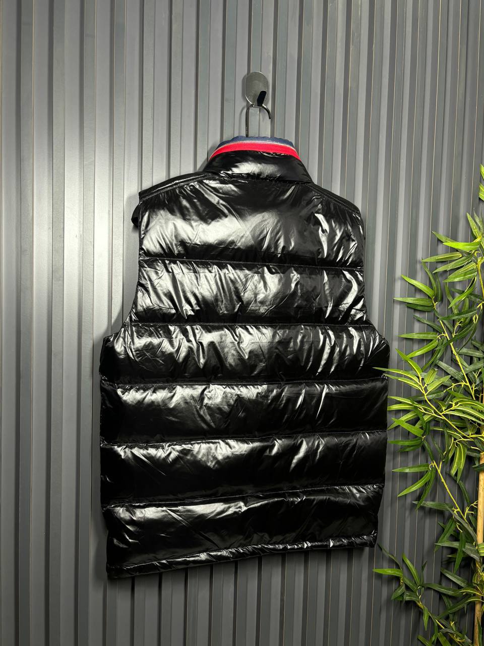 Moncler Kaz Tüyü Dolgulu Yelek - Glimmer of Luxury