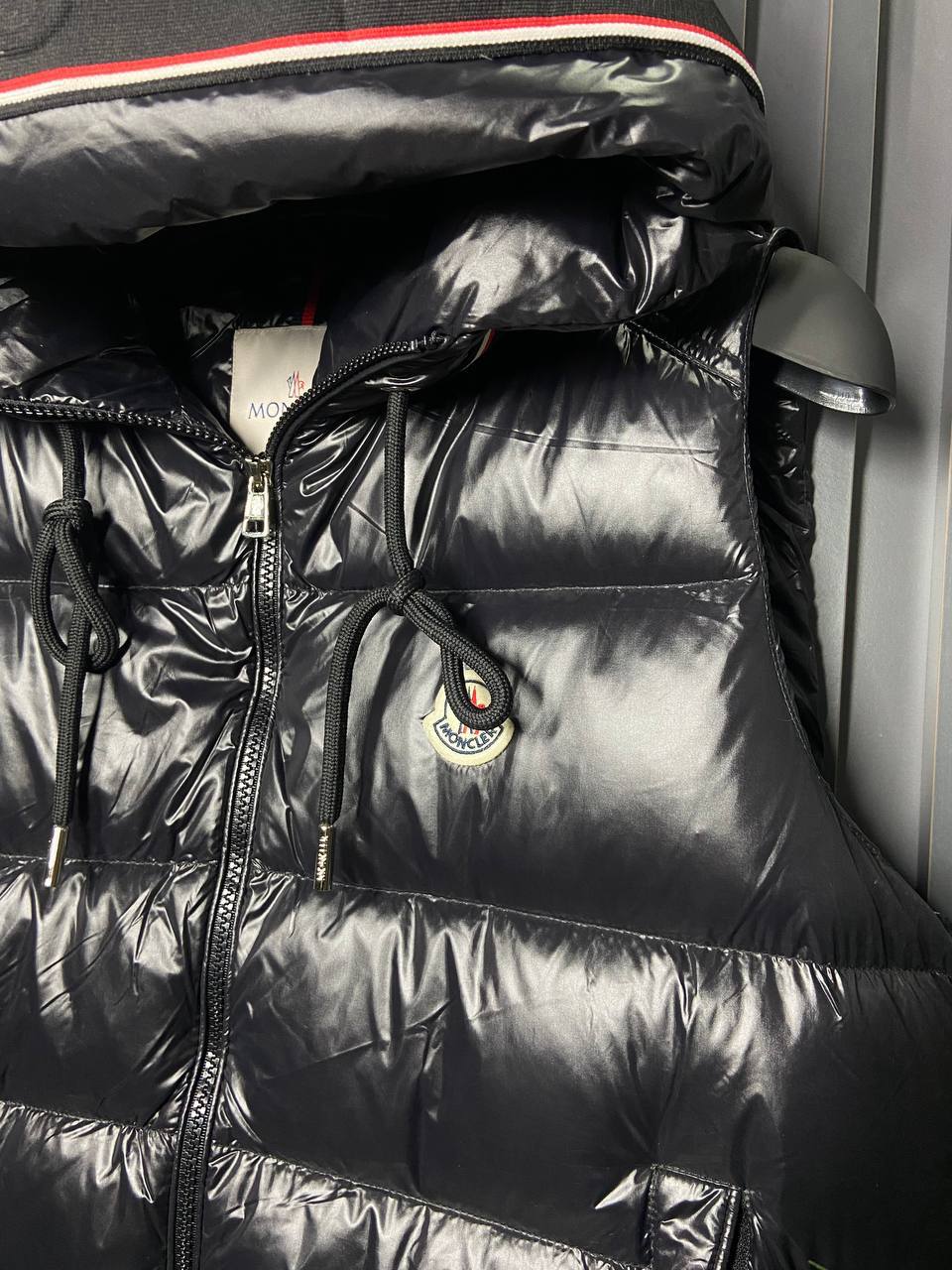 Moncler Kaz Tüyü Dolgulu Yelek - Glimmer of Luxury