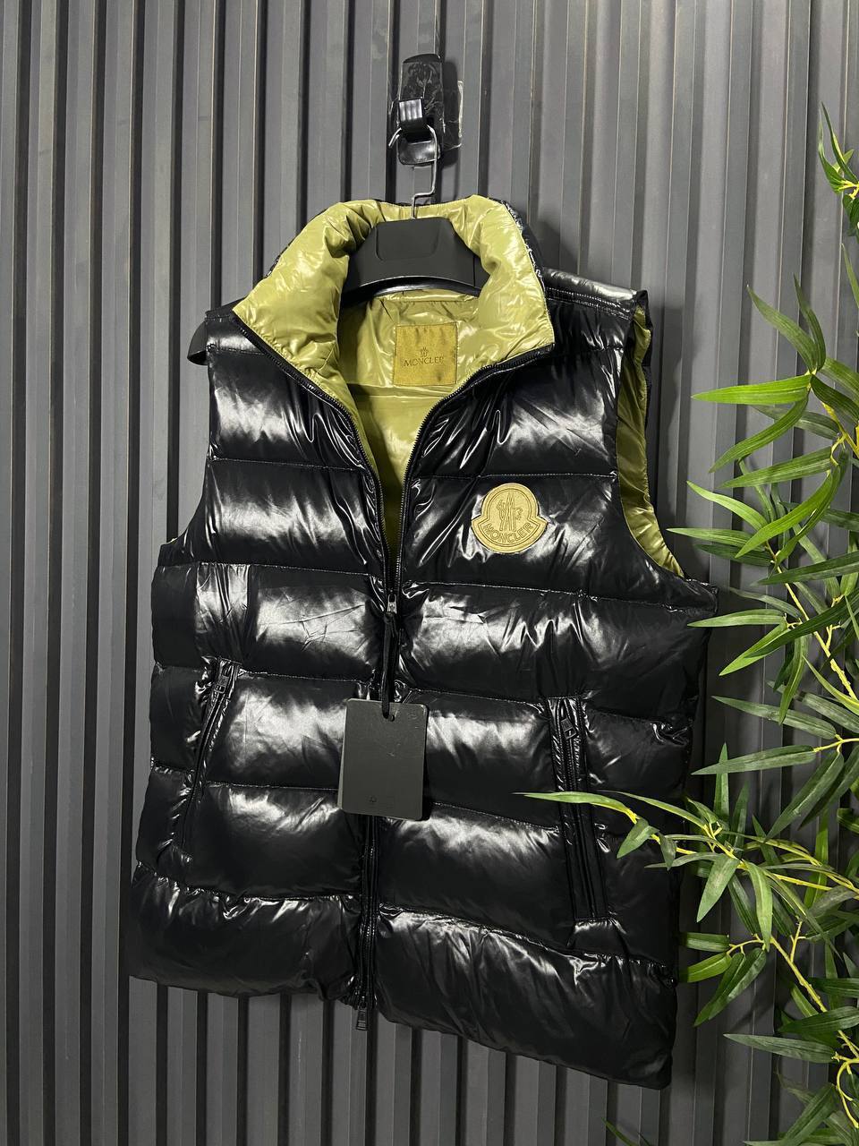 Moncler Kaz Tüyü Dolgulu Yelek - Glimmer of Luxury