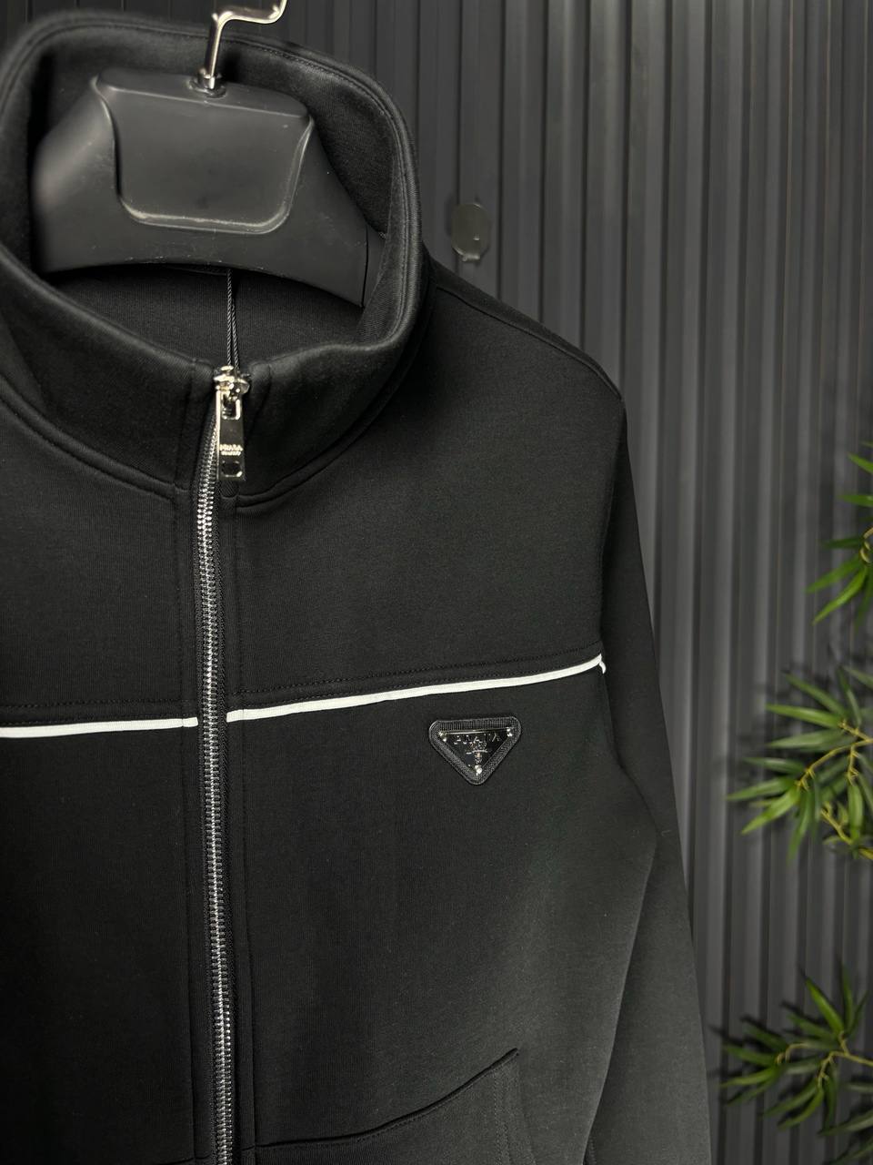 Prada S25 Erkek Eşofman Takımı - Glimmer of Luxury